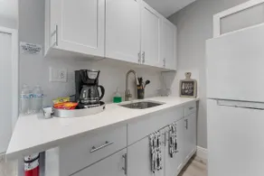 Private WPB Studio | Patio & Parking & Fast WiFi - Image 4