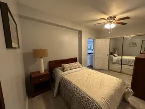 5 bedroom house in Long Beach - Image 4