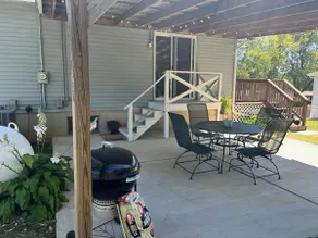 Cozy pet friendly home with fenced yard. - Image 3