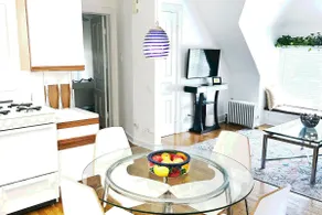 Huge Victorian near Loyola 2bd Apt - Image 2