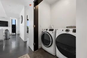 Corner Condo with City Views - Image 4