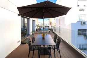 Feelathome Goya, Patio, 2 Bathrooms, Right in the Center! - Image 3