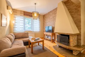 Spacious Homey 2BR Apartment in the Heart of Sofia - Image 2