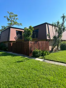 Centrally located Townhouse - Image 2