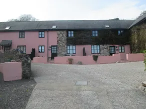 Plum Tree Cottage - Courtyard 2 Bedroom Cottage - Image 5