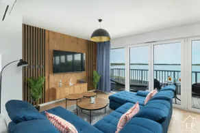 Marina22 Luxury Apartment with River View - Image 5