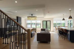 Luxury home w/ 9 BR, 8.5 BA - Image 3