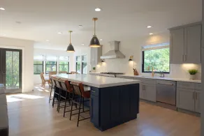 Luxury home w/ 9 BR, 8.5 BA - Image 4