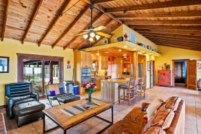 Legendary 3 Bedroom Estate with Pool & Hot Tub! - Image 4