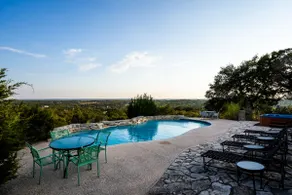 Legendary 3 Bedroom Estate with Pool & Hot Tub! - Image 2