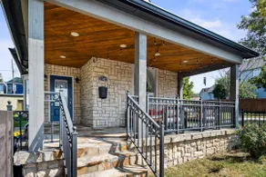 Luxurious Villa Hacienda - KCMO - Image 2