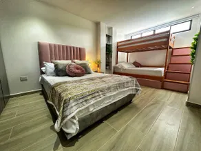 Curiti Luxury House - Image 4