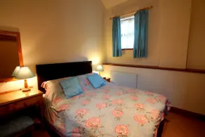 Accessible courtyard cottage - Image 4