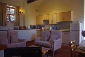 Accessible courtyard cottage - Image 3