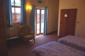 Accessible courtyard cottage - Image 5