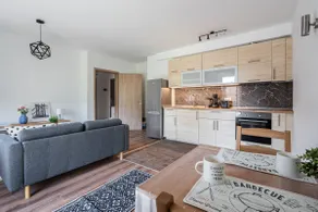 Iris Indigo Apartment - Image 3