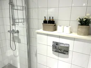 Cosy & Family Flat with Parking & EV Charger - Image 5