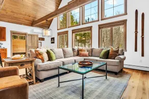 NEW Luxury Chalet -Hot Tub, Game Rm, A/C, SLPS 12! - Image 5