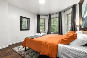 Opulent 2 Bedroom Getaway - Image 5