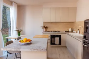 Heights Guesthouse - Hideaway in Kiama Heights - Image 3