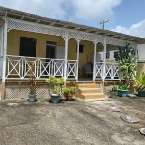 Quaint ocean front beach house. - Image 2