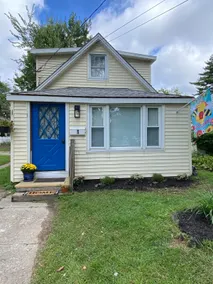 Walking distance to everything! Fully Fenced Yard - Image 2
