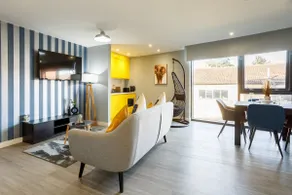 Sheffield: Brand New Large Studio 44 - Image 2