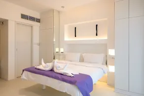New high floor studio apartment - Image 3