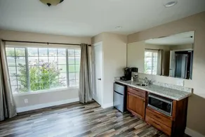 Rellik Wine Suite near Jacksonville Hot Tub/Pool - Image 5