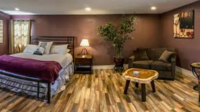 Rellik Wine Suite near Jacksonville Hot Tub/Pool - Image 4