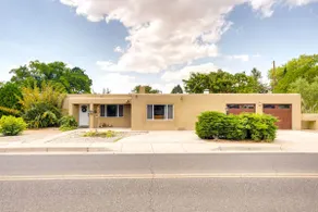 Beautiful in Burque • Minutes from UNM/UNMH - Image 5