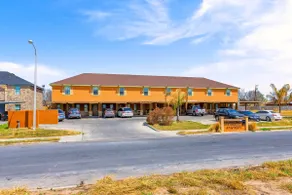 Cozy Stay 2.0 | Driscoll | DHR & Malls | Shopping| - Image 3