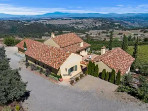 Italian Villa w/Vineyard Views*DOG*FRIENDLY - Image 4