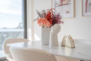 Spacious n Sunny 2BR in Canberra CBD w 2 Parkings - Image 4