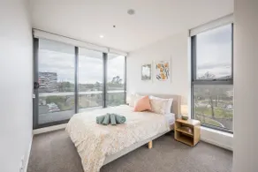 Spacious n Sunny 2BR in Canberra CBD w 2 Parkings - Image 5