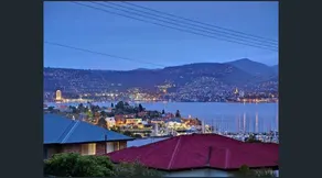 Studio w Huge deck n Stunning view; walk to shops - Image 5