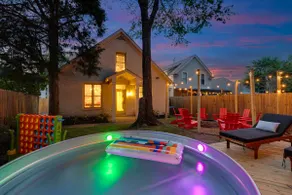 Retro Memphis Game House! Mini Golf, Fire Pit! - Image 3