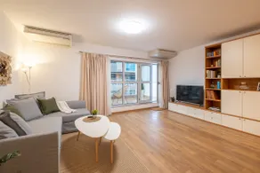 “Golden Horn” Apt, Extra Large Terrace - Image 2