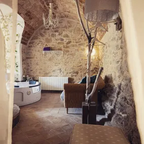 Country house with private pool and Jacuzzi. Diania - Image 4