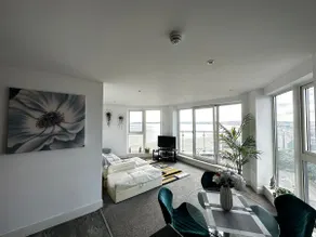 Stunning Ocean & City View APT - Image 2