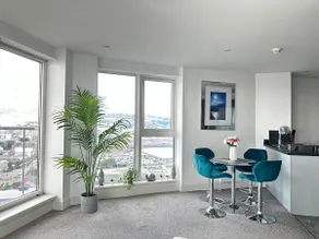 Stunning Ocean & City View APT - Image 3