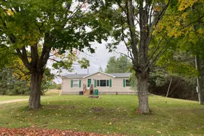 Hot Tub, Fenced yard & Relaxing Getaway - Image 2