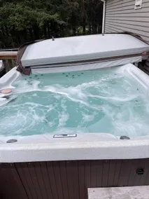 Hot Tub, Fenced yard & Relaxing Getaway - Image 3