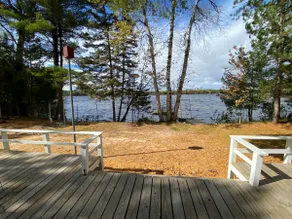 Anna Banana's Beachfront Bungalow - Image 5