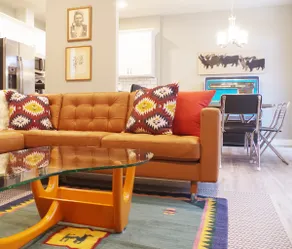 8 bed, 5 bath duplex — both units, entire property - Image 4
