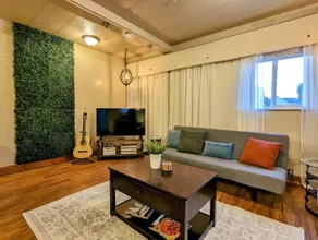2 King Beds, Free Coffee, Comfy! - Image 3