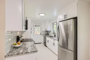 Pet Friendly 3 Bedroom Near to Red Rocks And Belmar In Denver - Image 5