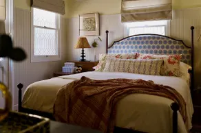 Serene and stylish lakeside bungalow. What a gem! - Image 3
