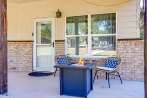 Private Guest House w/ Fire Pit & Full Kitchen - Image 5