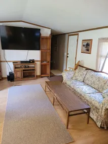 Guesthouse on 120 acres w/pond - Image 5